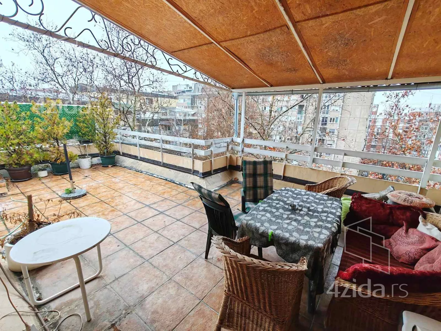 Četvorosoban stan | 4zida