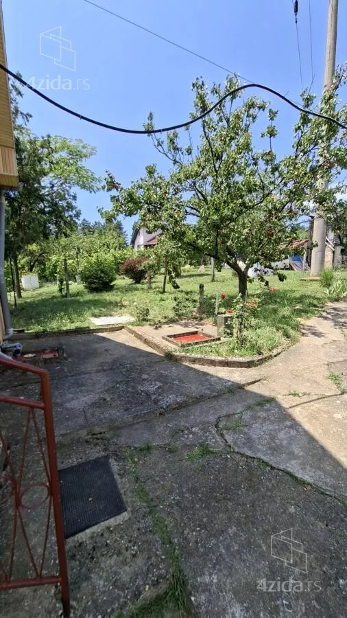 Plac | 4zida