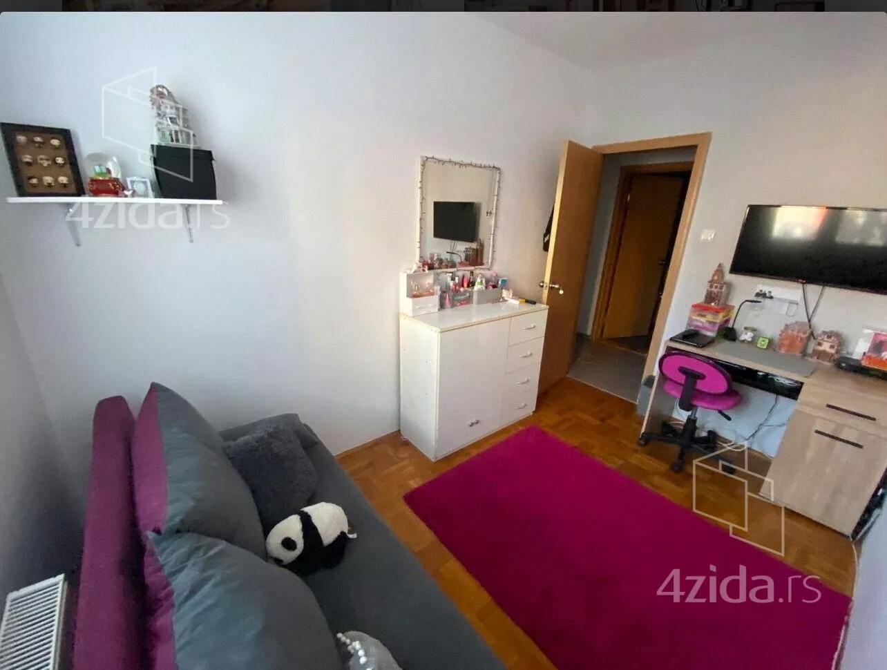 Četvoroiposoban stan | 4zida