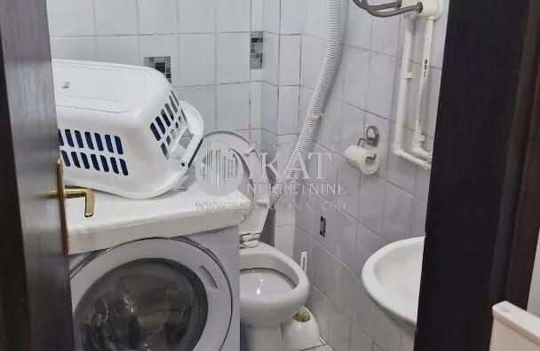 5-etažna kuća | 4zida