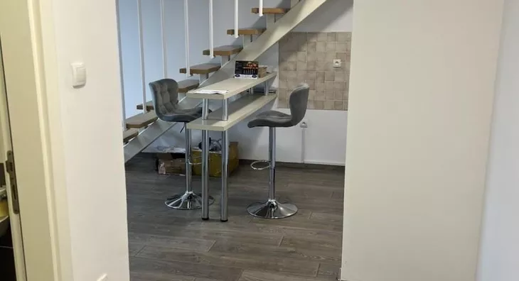 Šestosoban stan | 4zida