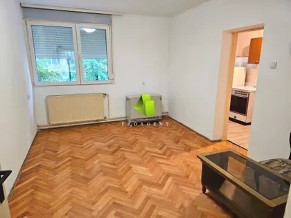 Crveni Pevac | 4zida.rs