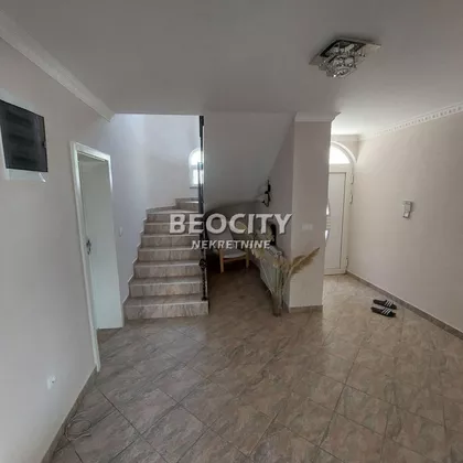 Lipov Gaj | 4zida.rs