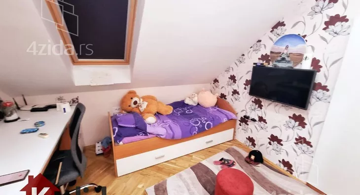 Šestosoban stan | 4zida