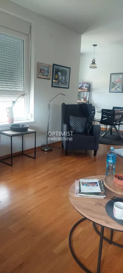 Uroša Martinovića | 4zida.rs