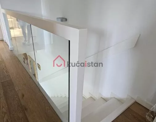 Četvoroiposoban stan | 4zida