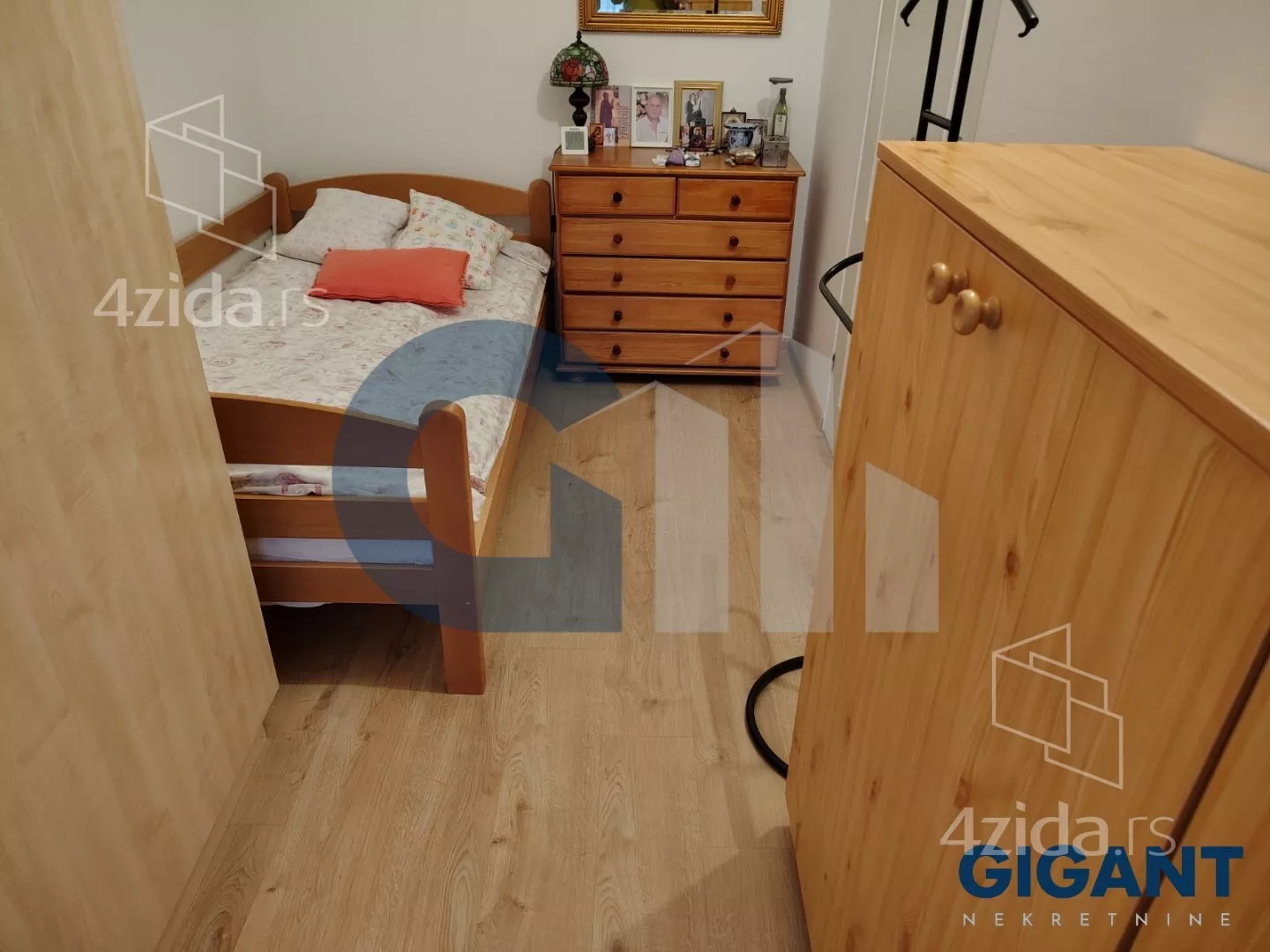 Petosoban stan | 4zida