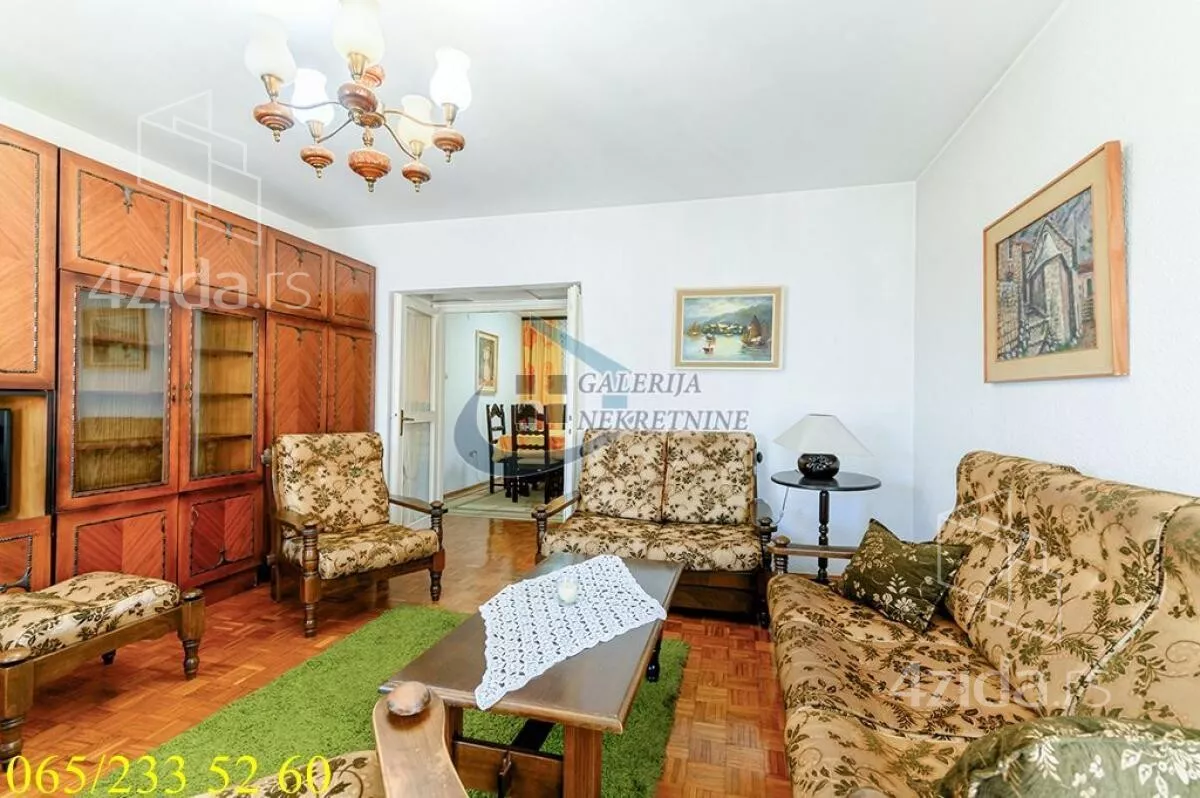 Troiposoban stan | 4zida