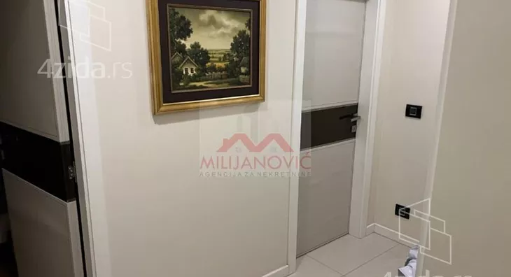 Sedmosoban stan | 4zida