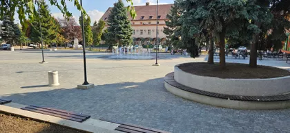 Paradni Trg 2 | 4zida.rs