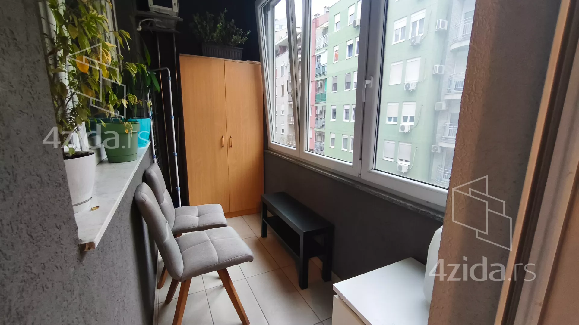 Dvoiposoban stan | 4zida