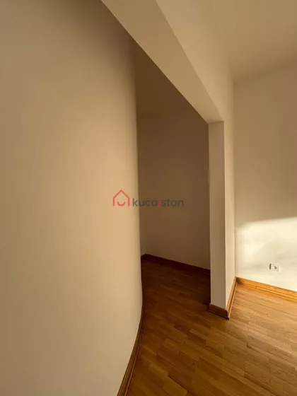 Crveni Krst Vračar | 4zida.rs