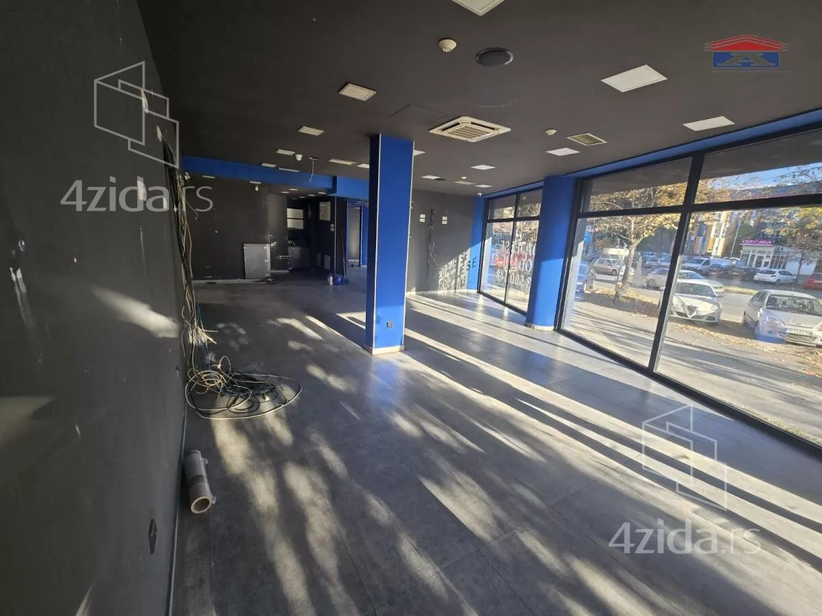 Poslovni prostor | 4zida