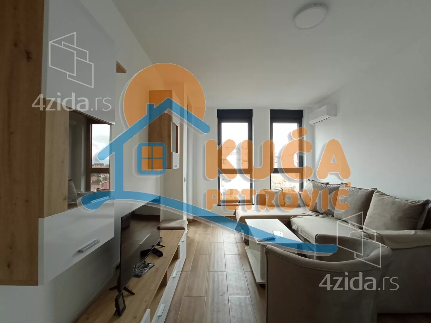 Jednoiposoban stan | 4zida