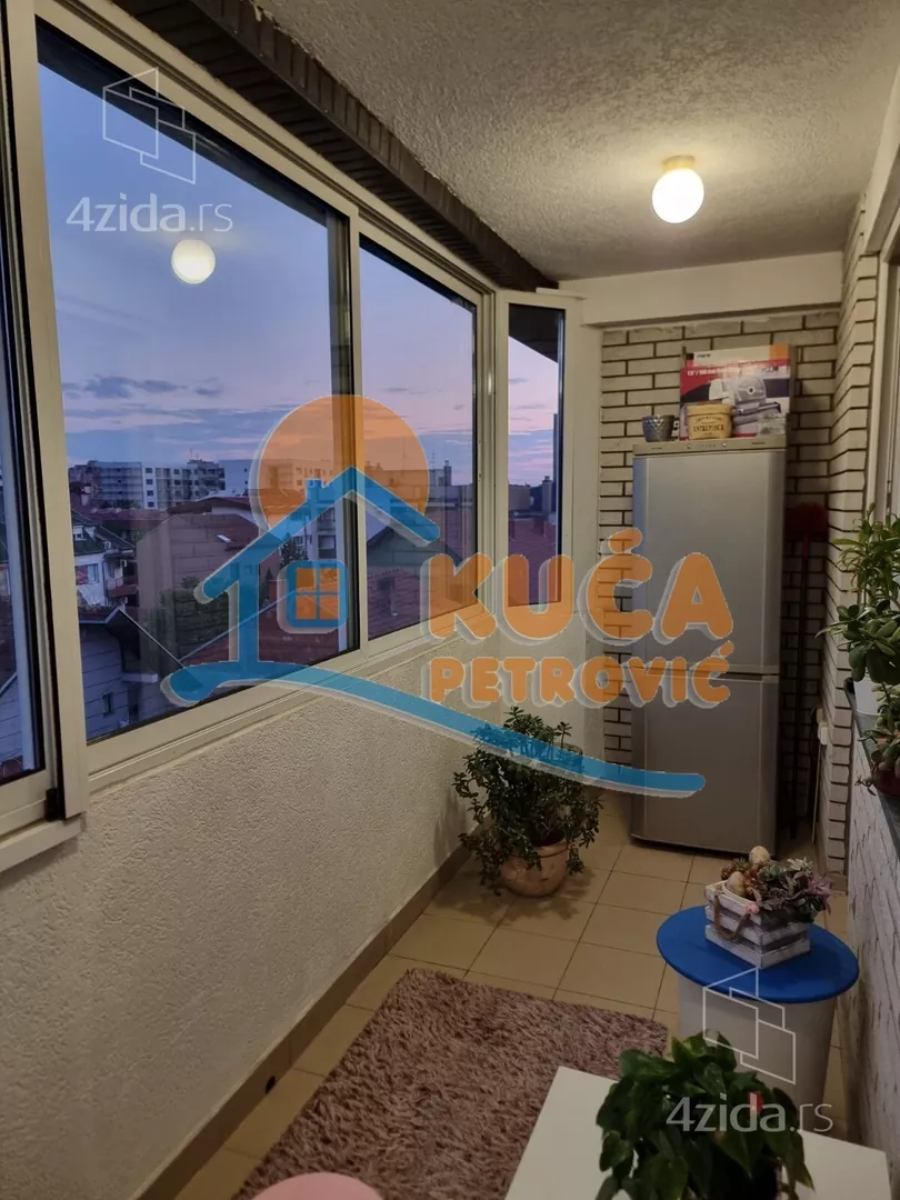 Troiposoban stan | 4zida