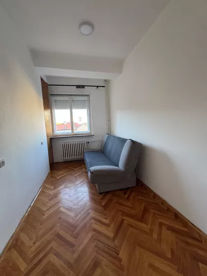 Trg Pavla Stojkovića 3 | 4zida.rs