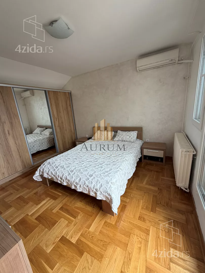 Četvoroiposoban stan | 4zida