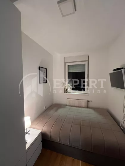 Sestre Baković | 4zida.rs