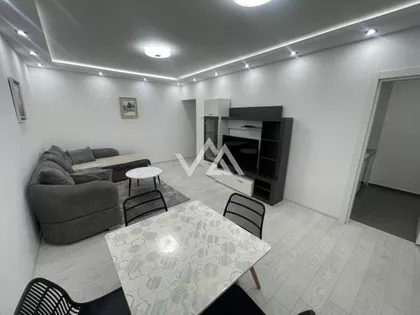 Ustanička | 4zida.rs