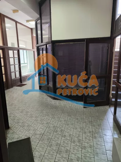 Trg revolucije | 4zida.rs