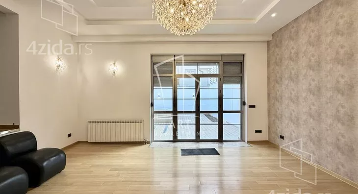 5-etažna kuća | 4zida