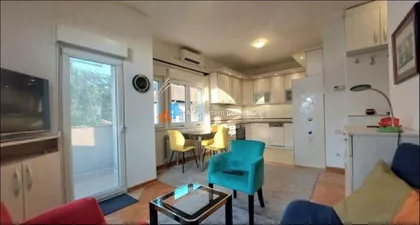 Crveni Krst Vračar | 4zida.rs