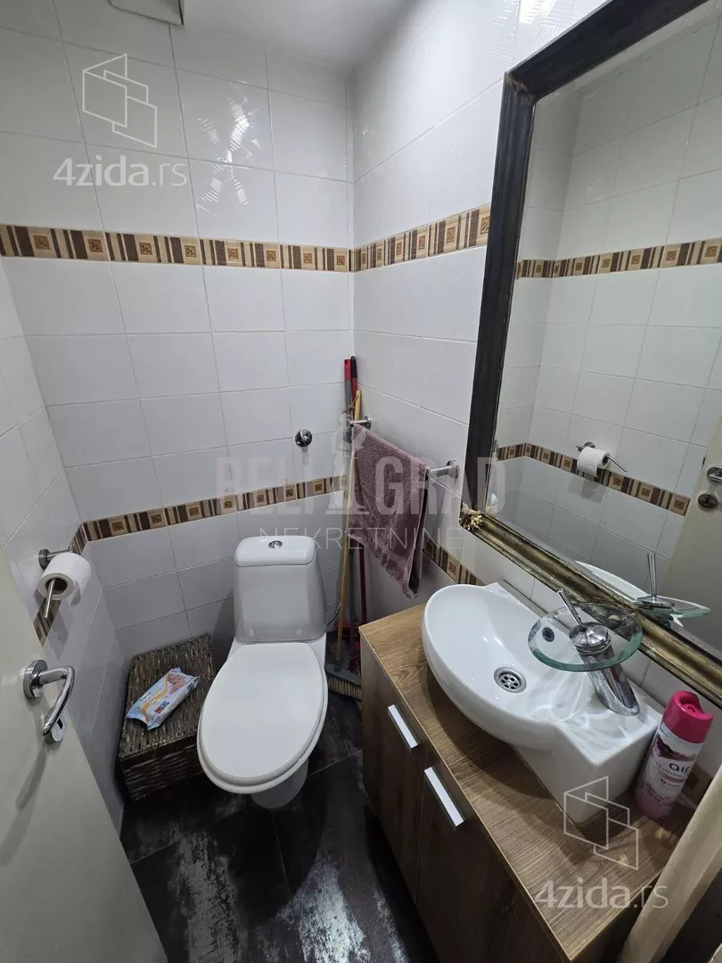 Petosoban stan | 4zida