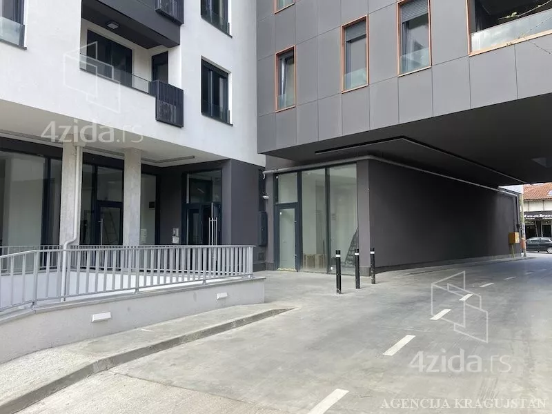 Poslovni prostor | 4zida