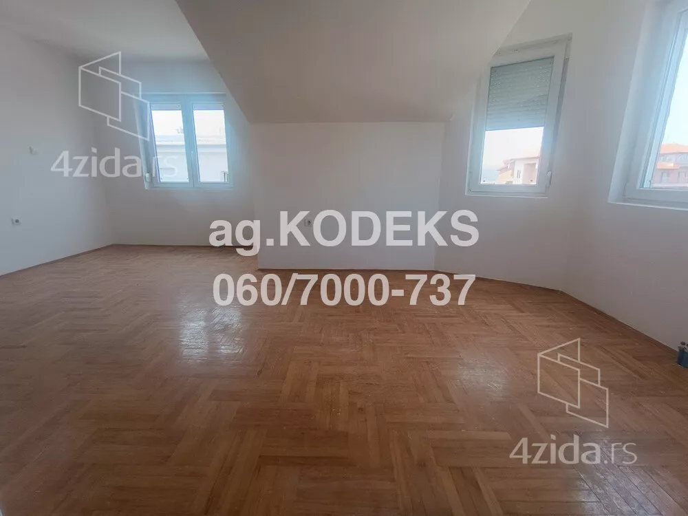 Troiposoban stan | 4zida
