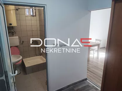 Crveni Pevac | 4zida.rs