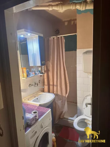 PARISKE KOMUNE | 4zida.rs