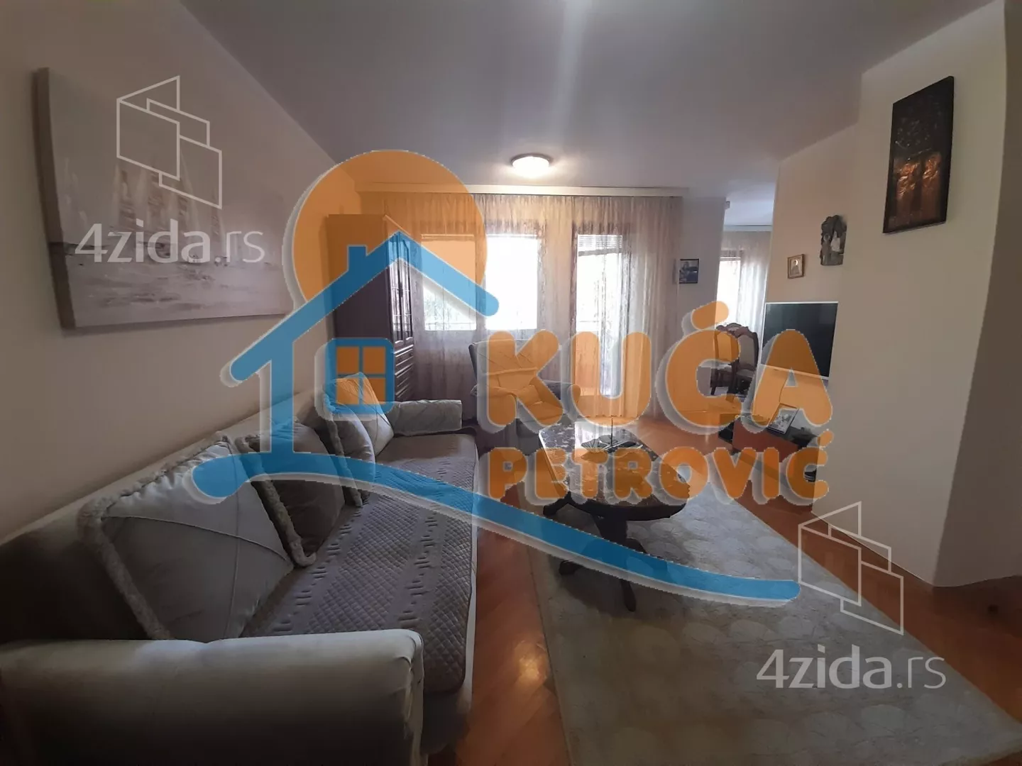 Troiposoban stan | 4zida