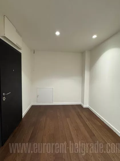 CRVENI KRST | 4zida.rs