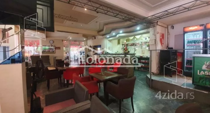 Lokal | 4zida