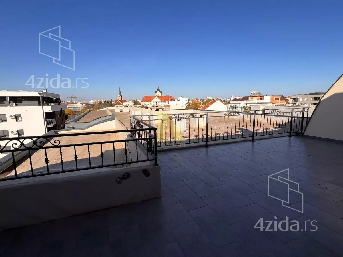 Šestosoban stan | 4zida