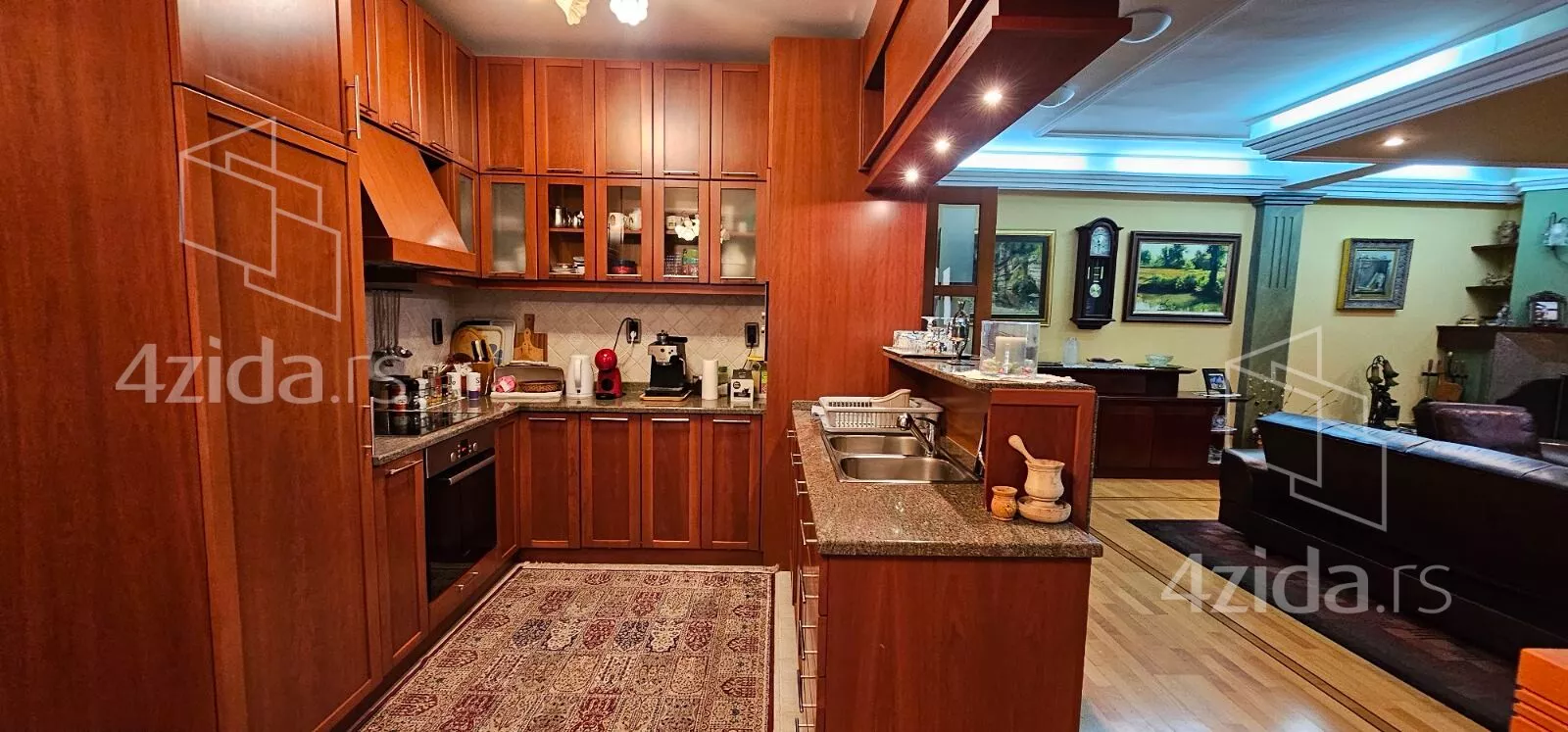 Petosoban stan | 4zida