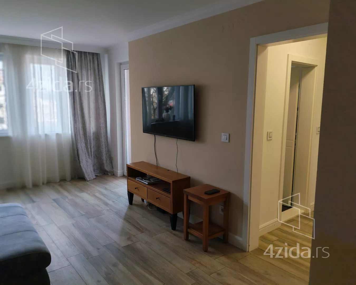 Troiposoban stan | 4zida