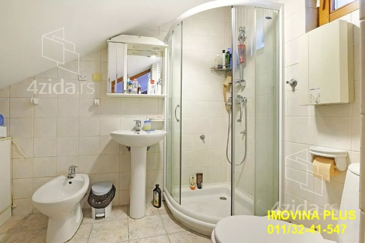 Šestosoban stan | 4zida