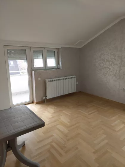 Zabrđanska | 4zida.rs