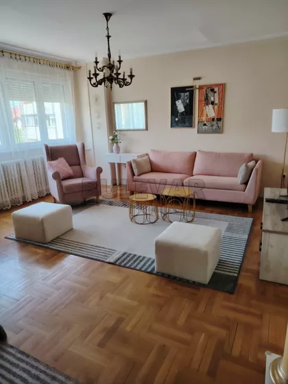 Trg učitelja Tase | 4zida.rs