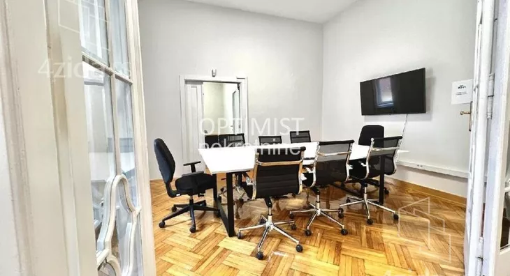 Šestoiposoban stan | 4zida