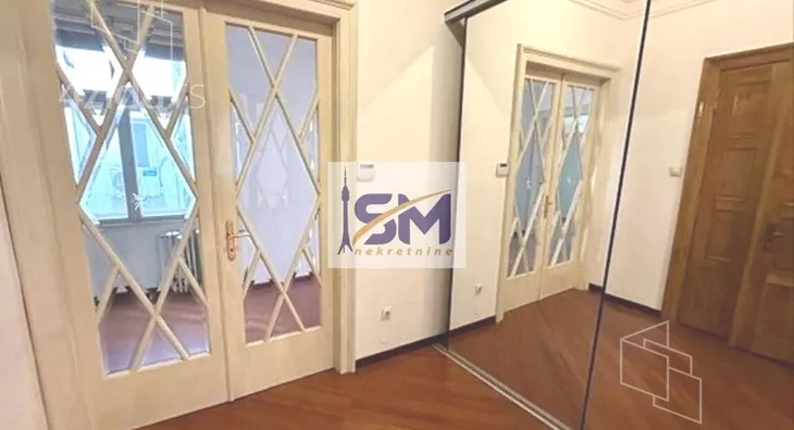 Šestosoban stan | 4zida