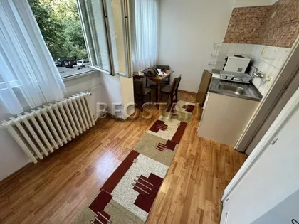 Ustanicka | 4zida.rs