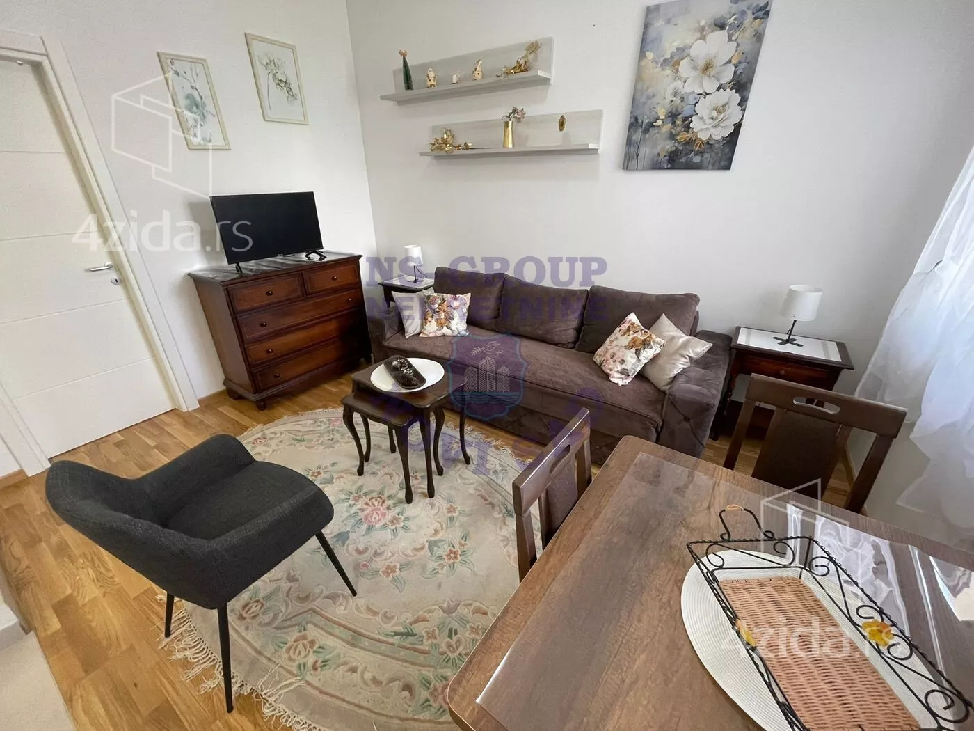 Jednoiposoban stan | 4zida