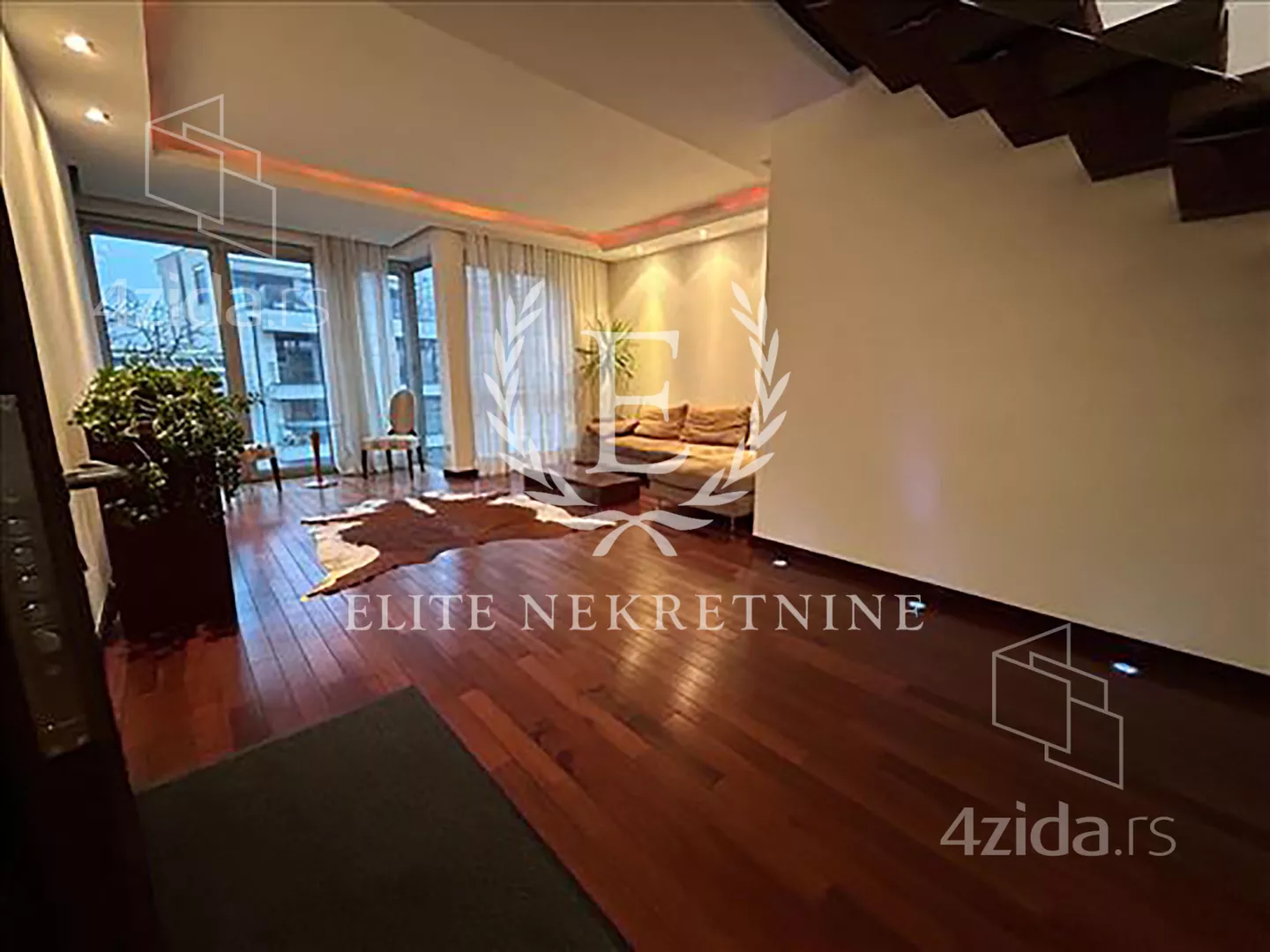 Petosoban stan | 4zida