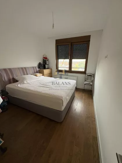 Prvomajska | 4zida.rs