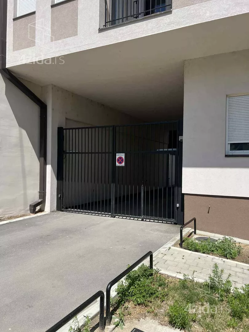 Garaža | 4zida
