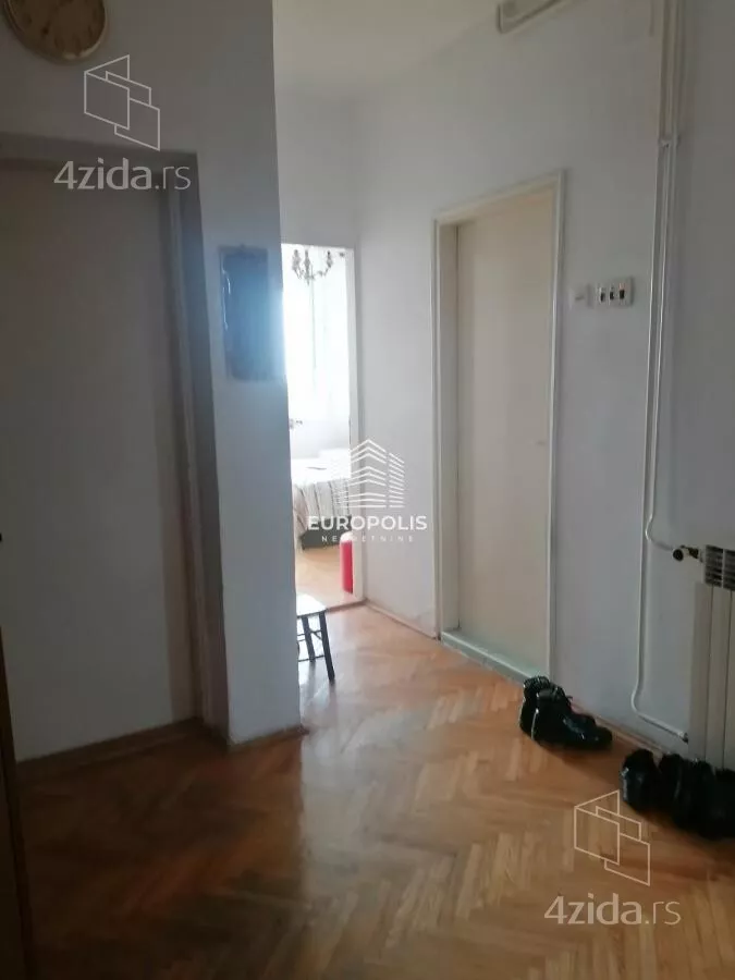 Šestosoban stan | 4zida