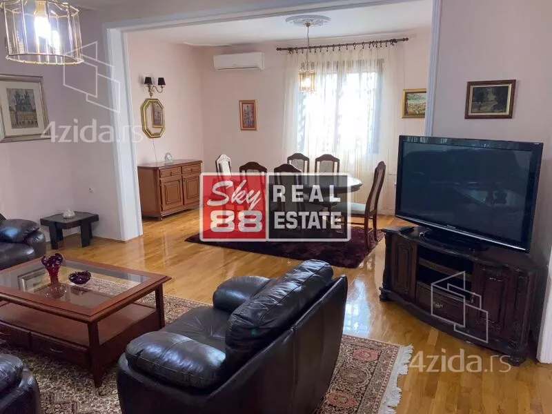 Šestosoban stan | 4zida