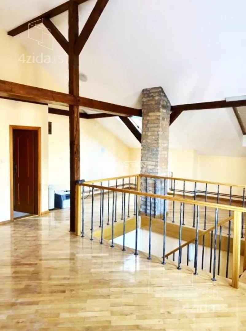 Petoiposoban stan | 4zida